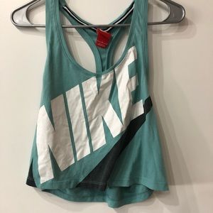 Nike crop workout tank top